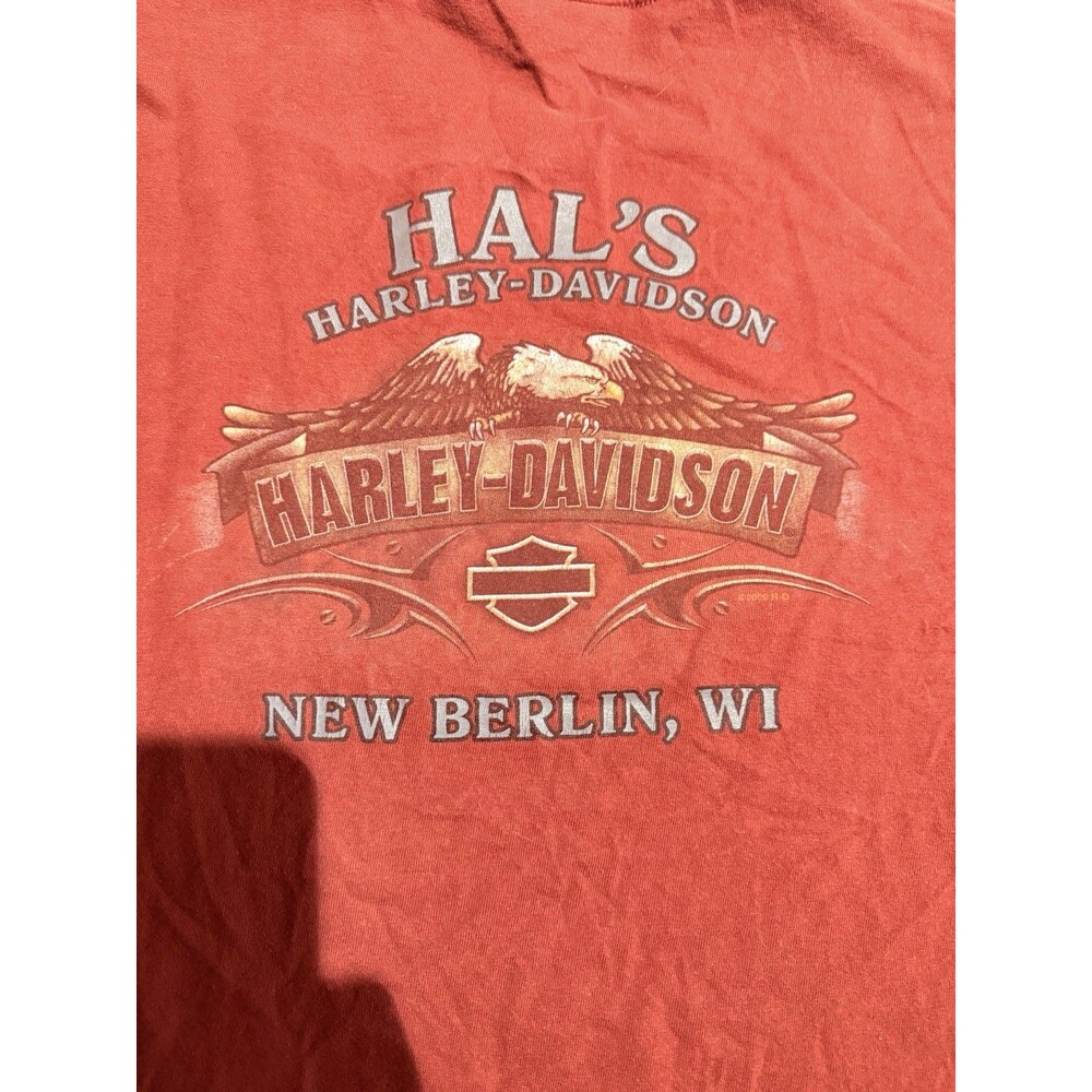 Hal's HARLEY-DAVIDSON T-Shirt Size Large New Berlin Wisconsin Orange